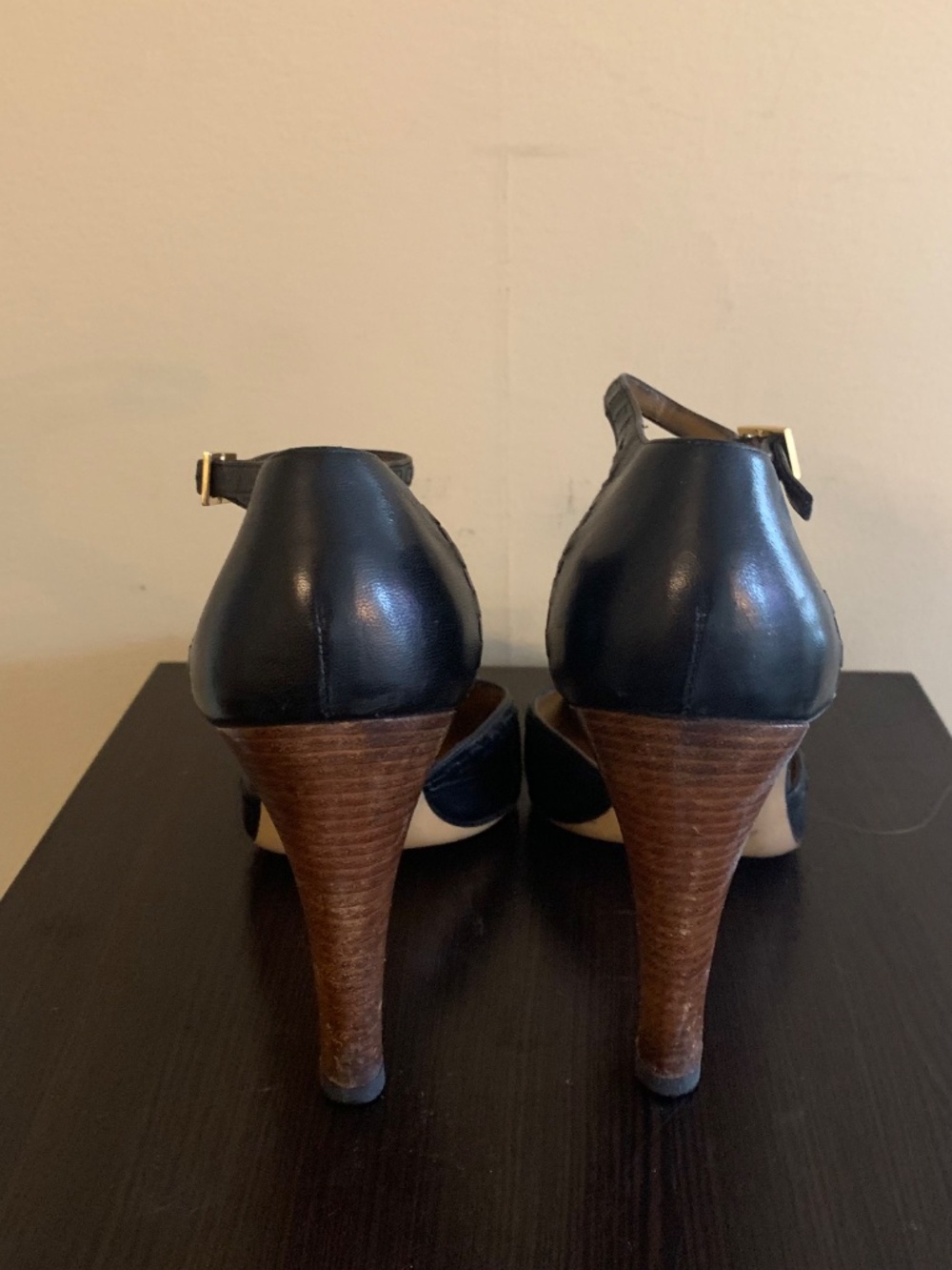 GUCCI Ankle Strap Heels (8) - Picture 7 of 12